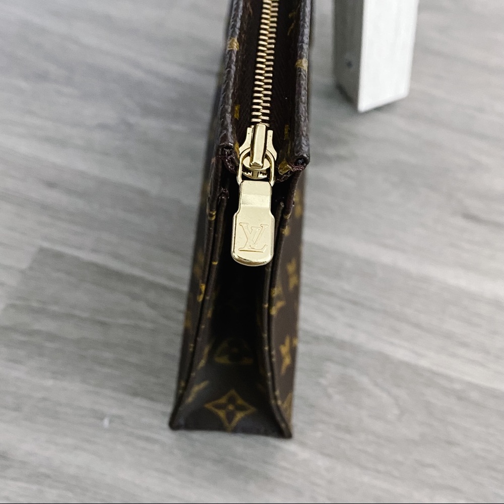 Louis Vuitton Monogram Canvas Toiletry Pouch - Picture 4 of 6